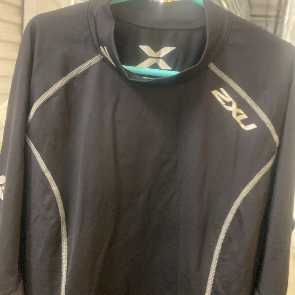 2XU Shirt - Picture 3 of 7